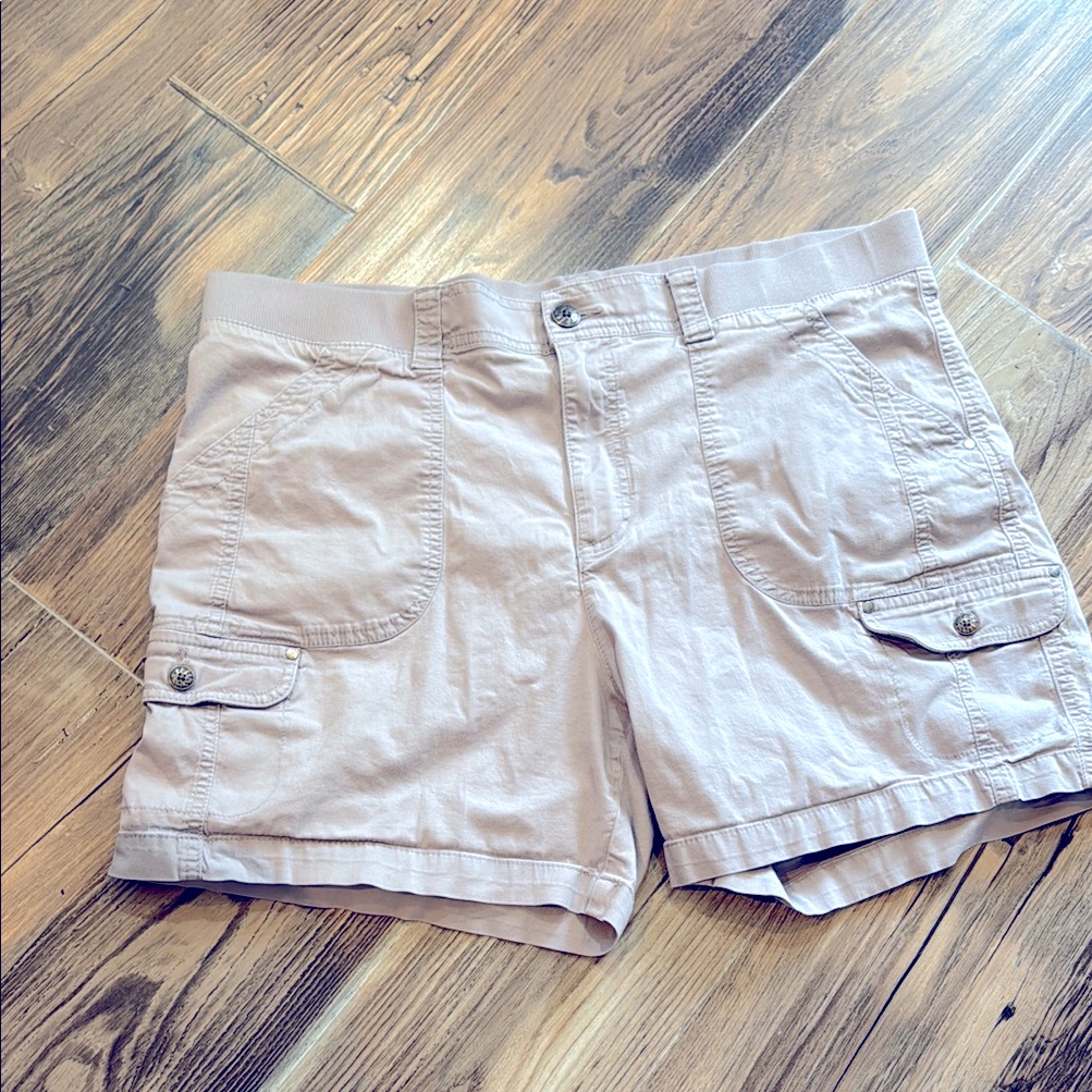 Lee Women's Cargo Shorts In Light Grey/Lavender